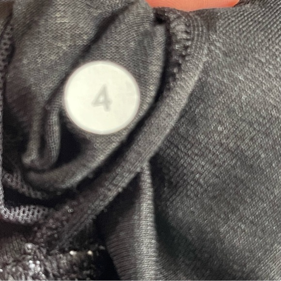 Lululemon Energy Bra Size 4 - Picture 6 of 6